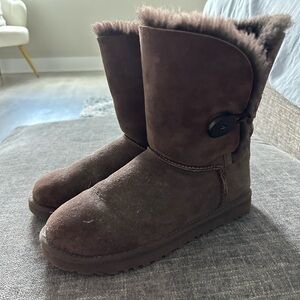 Chocolate brown Uggs